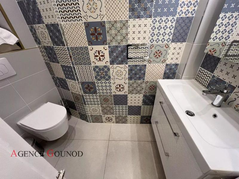 Appartement - 90 m² - 3 pièces