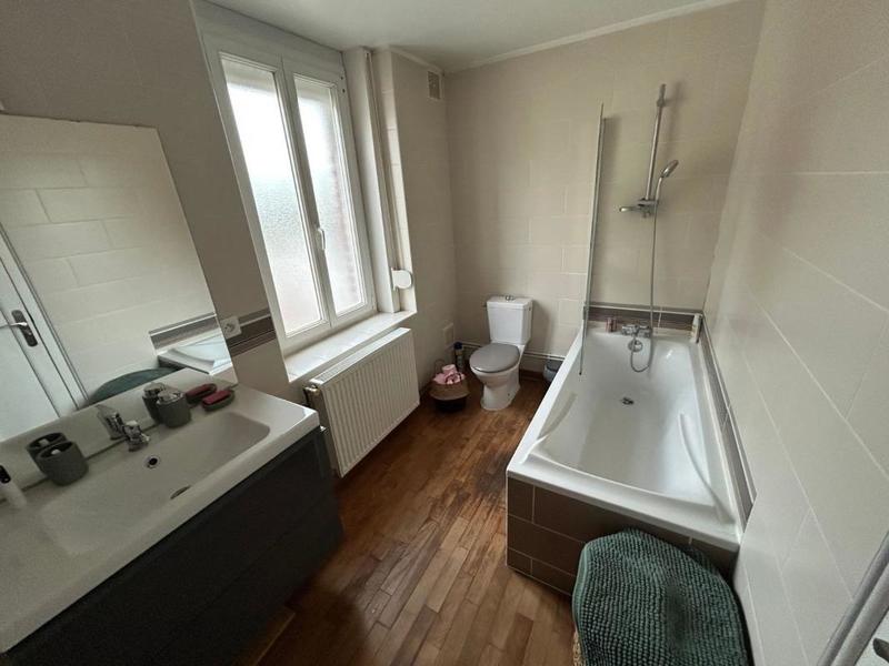 Maison - 110 m² - 8 pièces