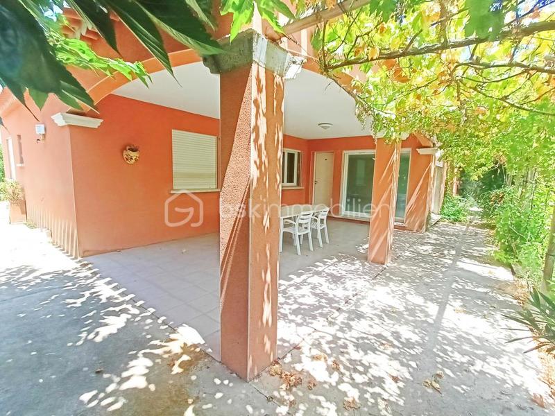 Maison traditionnelle - 177 m² - 7 pièces