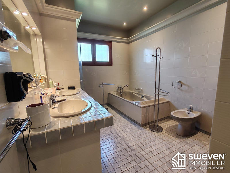 Maison - 175 m² - 5 pièces