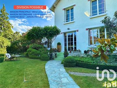 Maison - 276 m² - 13 pièces