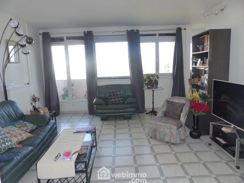Appartement - 99 m² - 5 pièces