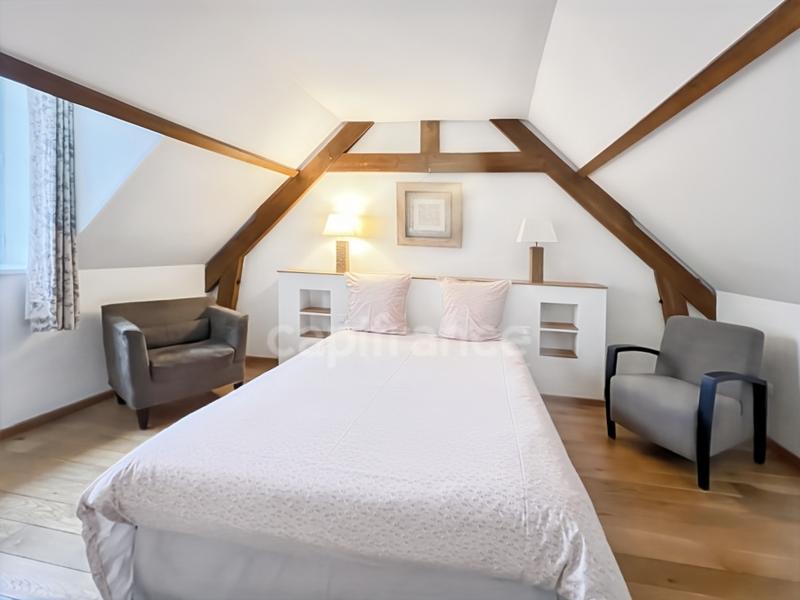 Propriété - 468 m² - 10 pièces