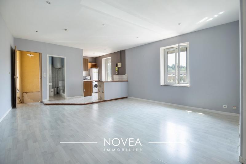 Maison traditionnelle - 259 m² - 8 pièces