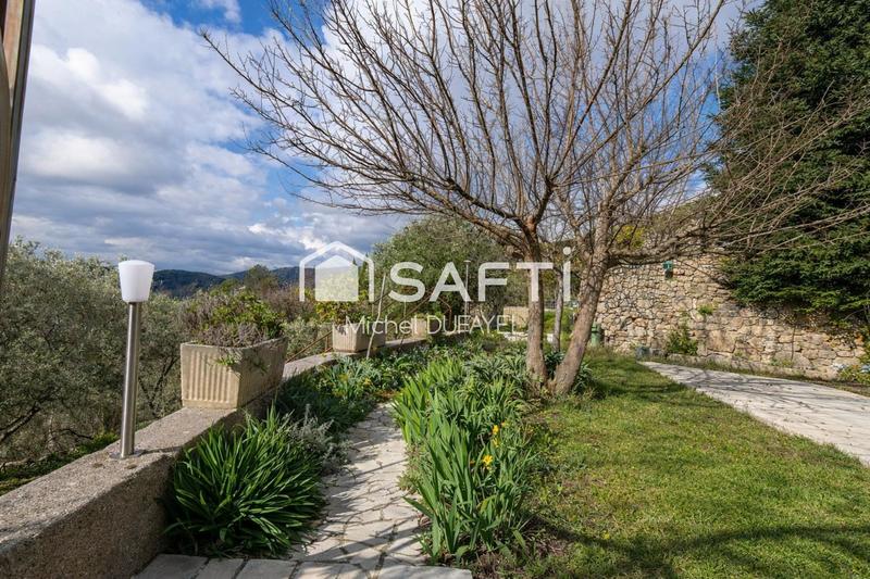 Maison - 350 m² - 8 pièces