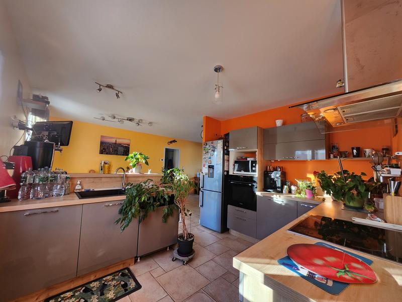 Maison - 90 m² - 5 pièces