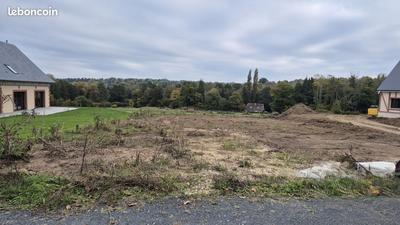 Terrain constructible - 1 100 m²
