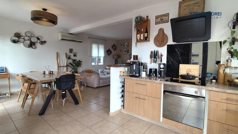 Maison traditionnelle - 75 m² - 4 pièces