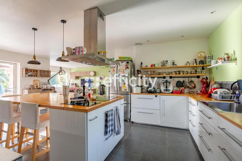 Maison - 141 m² - 5 pièces