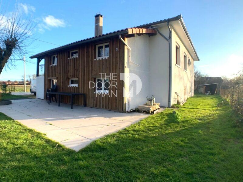 Maison traditionnelle - 105 m² - 4 pièces