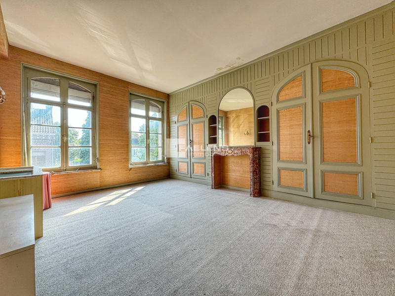 Maison - 346 m² - 7 pièces