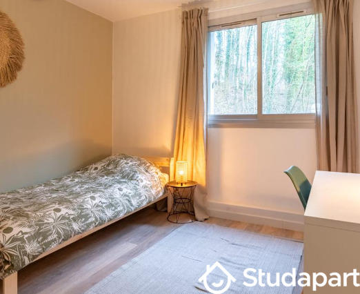 Chambre - 10 m² - 1 pièce