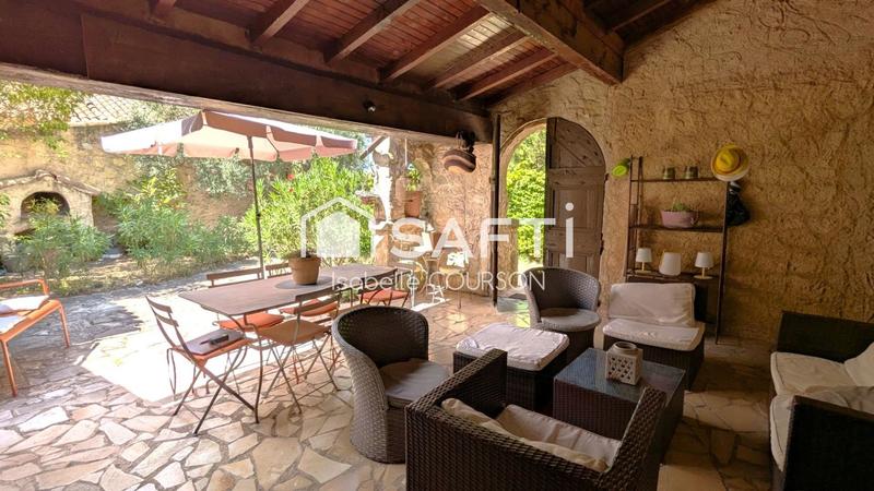 Maison - 186 m² - 8 pièces