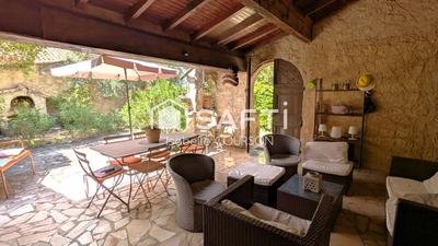 Maison - 186 m² - 8 pièces