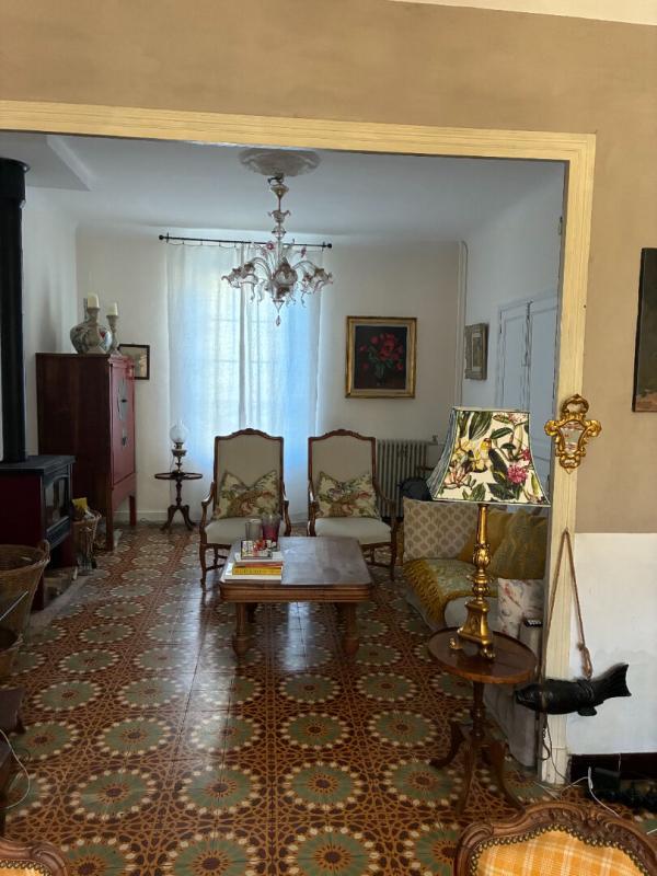 Maison - 246 m² - 10 pièces