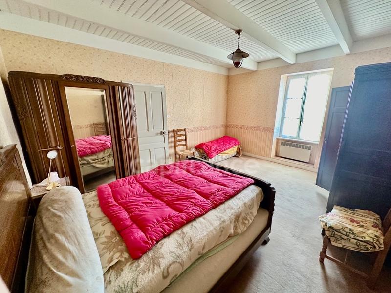 Maison - 92 m² - 5 pièces