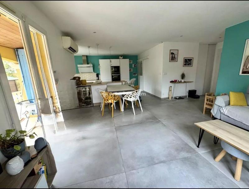Maison - 91 m² - 5 pièces
