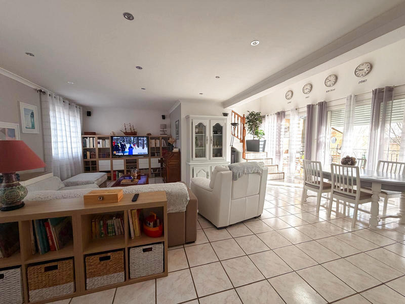 Maison - 158 m² - 4 pièces