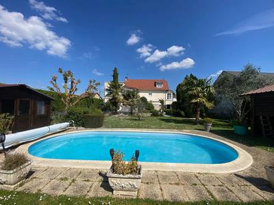 Maison - 166 m² - 7 pièces