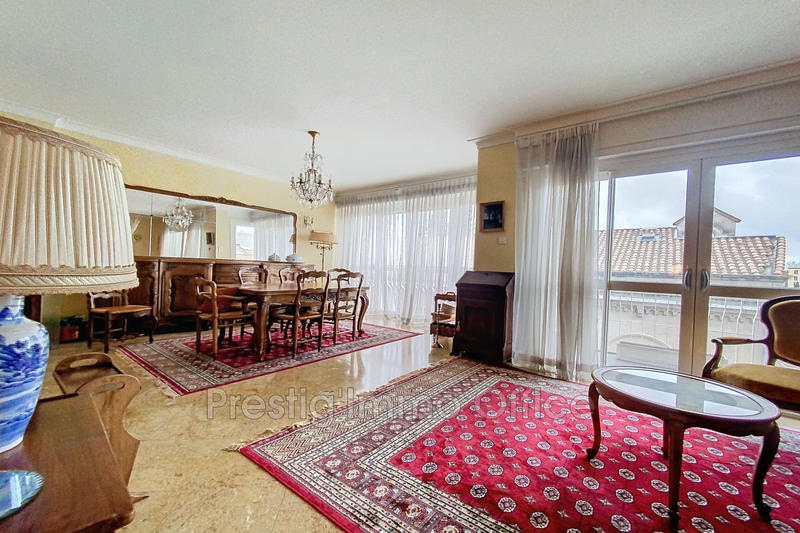 Appartement - 140 m² - 5 pièces