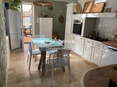 Maison - 180 m² - 7 pièces