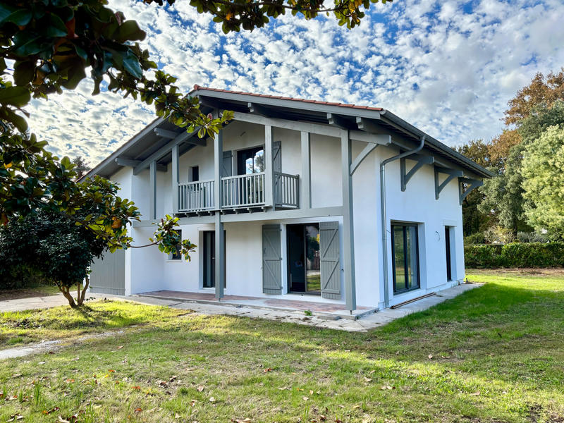 Maison - 141 m² - 5 pièces