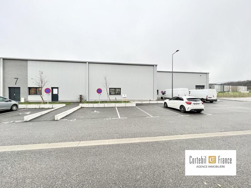 Local d'activités - 630 m²