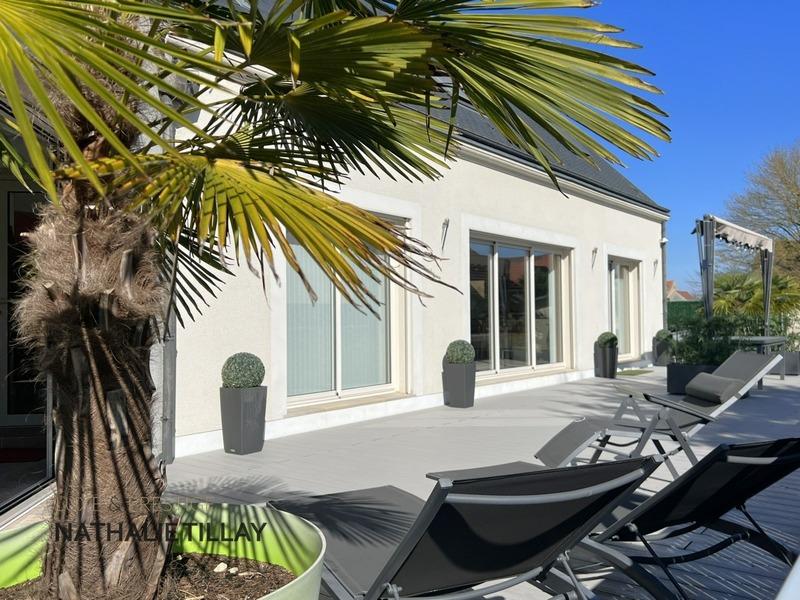 Maison - 231 m² - 6 pièces