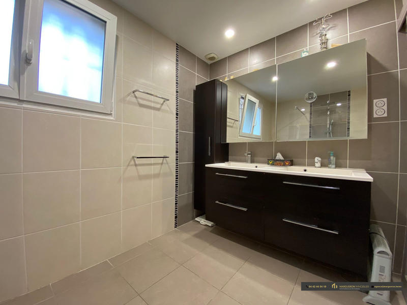 Maison traditionnelle - 143 m² - 5 pièces