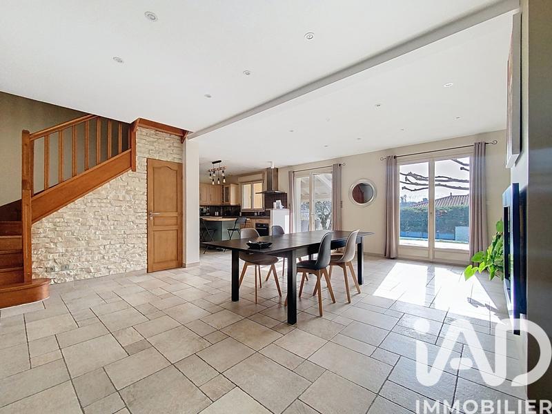 Maison - 218 m² - 8 pièces