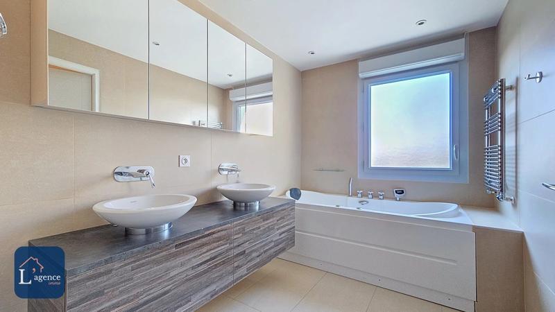 Duplex - 122 m² - 5 pièces