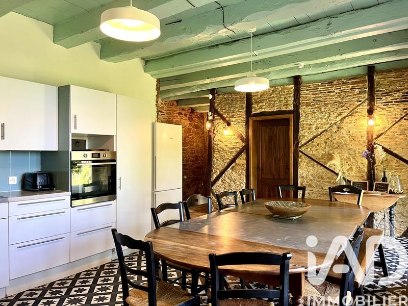 Maison - 224 m² - 8 pièces