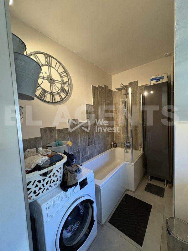 Maison - 235 m² - 9 pièces