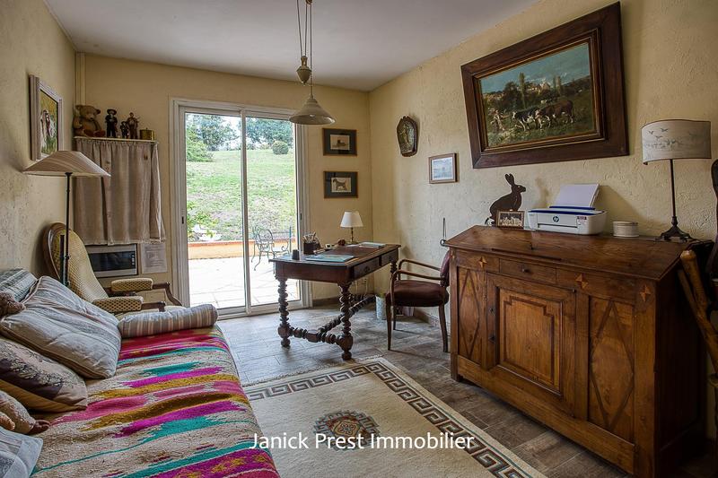 Maison - 180 m² - 6 pièces