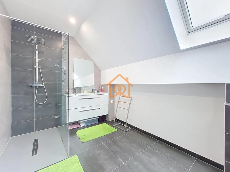 Maison - 251 m² - 10 pièces