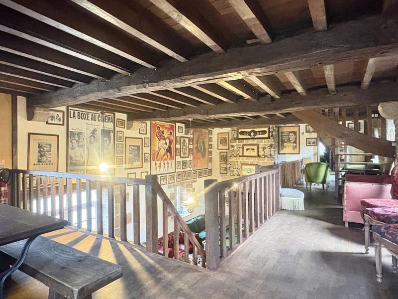 Maison - 245 m² - 40 pièces