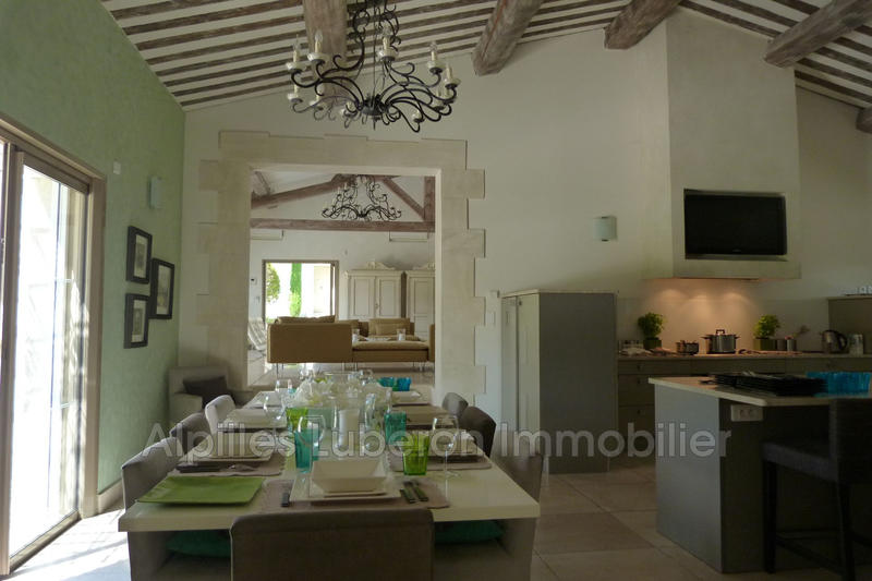 Demeure - 275 m² - 8 pièces