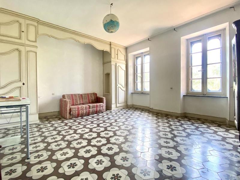 Maison - 400 m² - 20 pièces