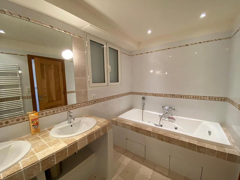 Villa - 400 m² - 8 pièces