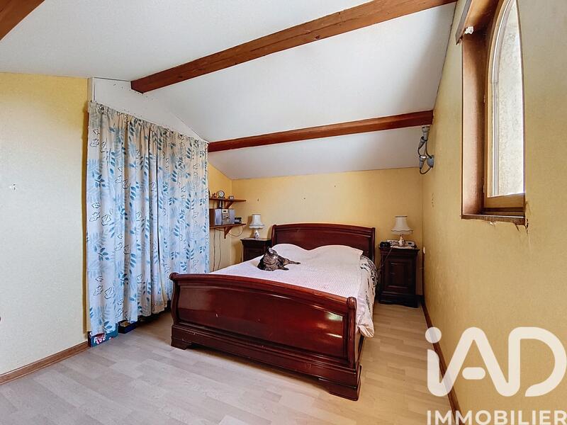 Maison - 231 m² - 7 pièces