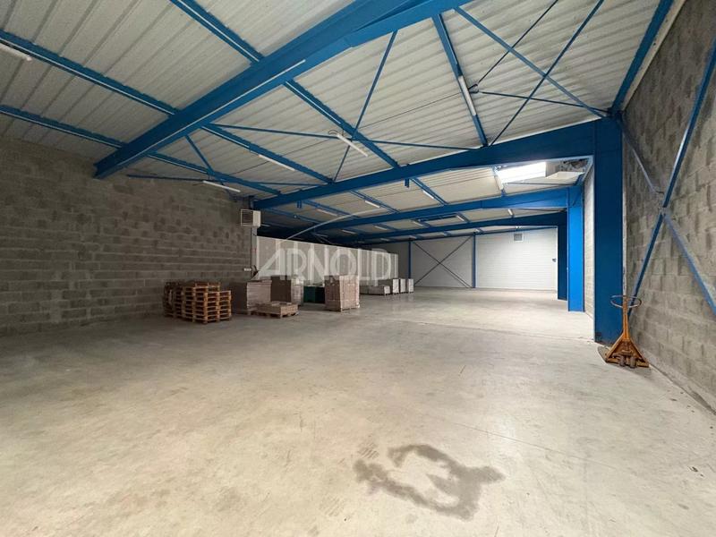 Entrepôt - 730 m² - 11 pièces