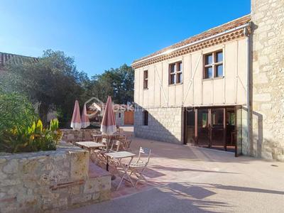 Château - 1 307 m² - 22 pièces