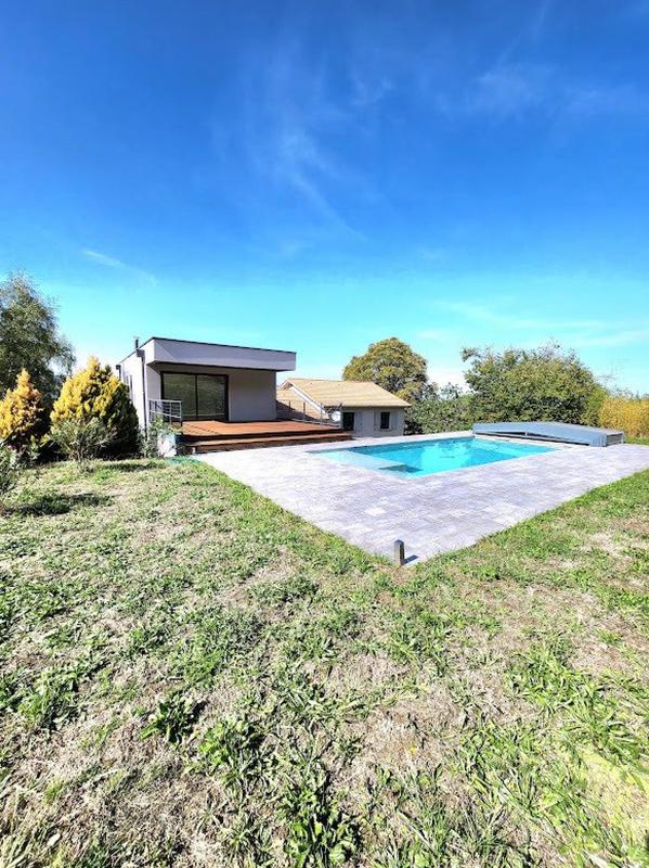 Maison - 207 m² - 7 pièces