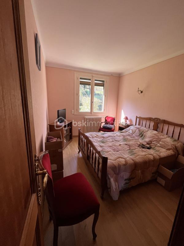 Maison - 218 m² - 10 pièces