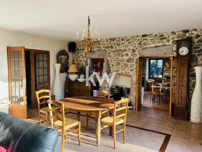 Appartement - 217 m² - 7 pièces