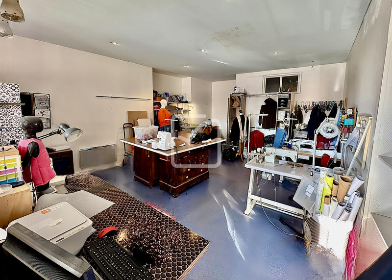 Local commercial - 66 m² - 4 pièces