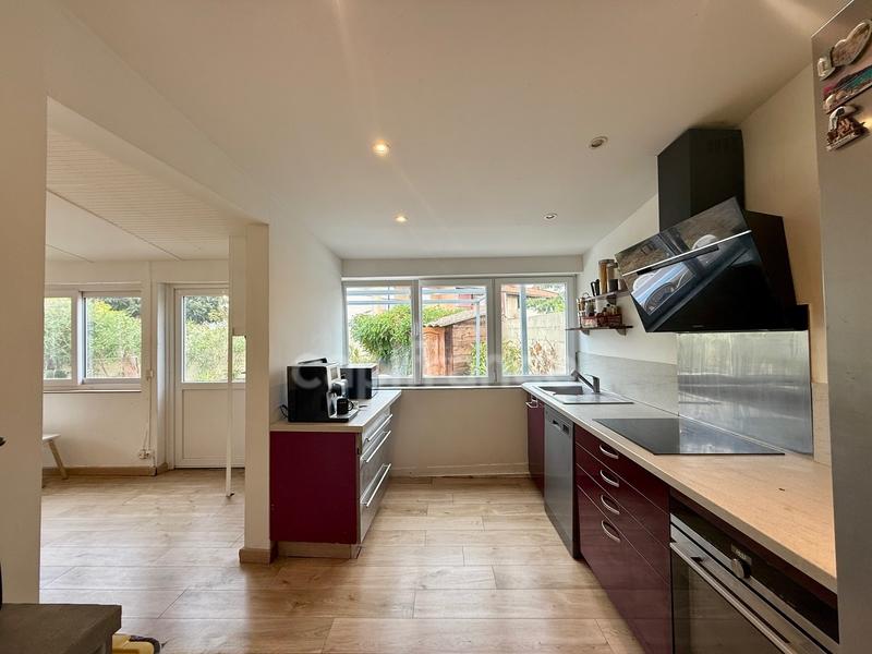 Maison - 102 m² - 6 pièces