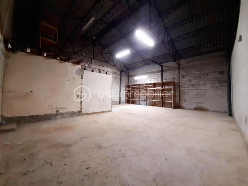 Maison - 230 m² - 11 pièces