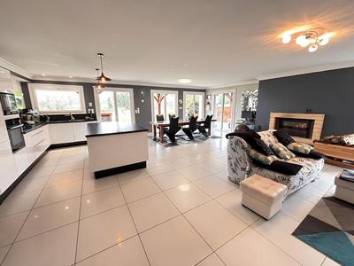 Maison - 190 m² - 8 pièces