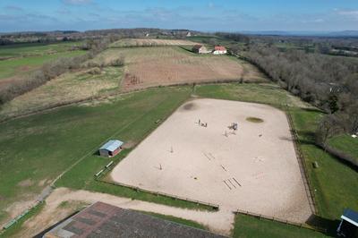 Maison - 279 m² - 18 pièces